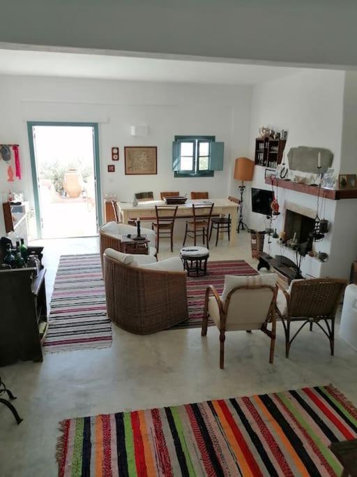 Casa Dei Melograni At Vourlidia Leros Vila Vromolithos Exterior foto